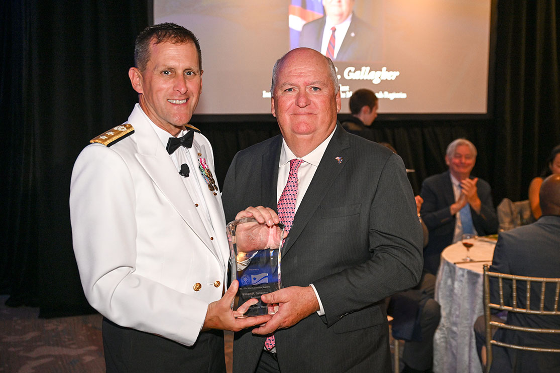 IRI/The Marshall Islands Registry and President William R. Gallagher accepts 2026 Admiral's Dinner Award